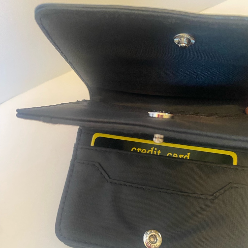 Men’s Bundle: Wallet, Dove Men’s Cream, Mini Tape Measurer Keychain - Brand New - Picture 9 of 14
